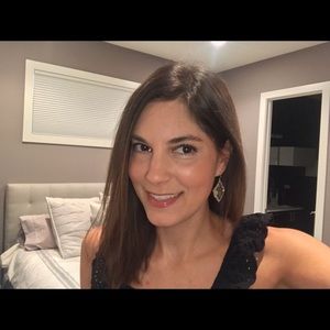 Meet your Posher, Leslie